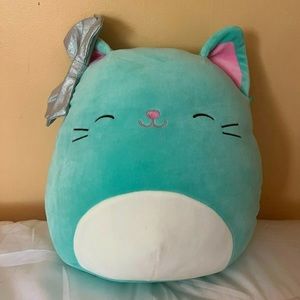 Squishmallow x Claire's Cat